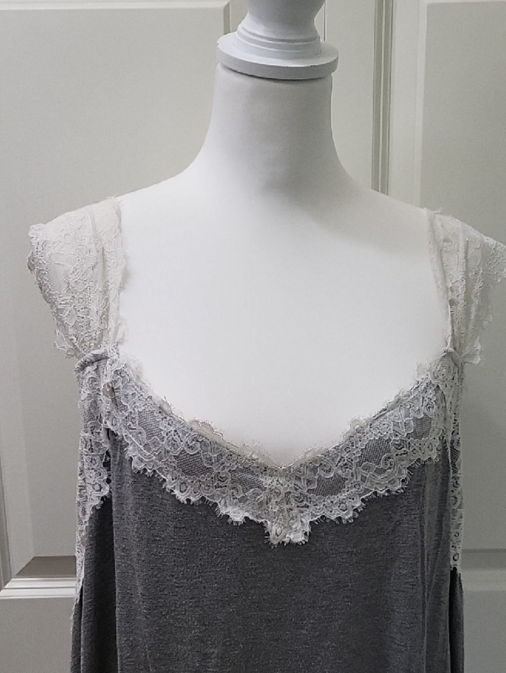 Torrid Super Slub V-Neck Lace Strap Tank Top Size 3 (3X) Flowy Casual - Picture 4 of 12